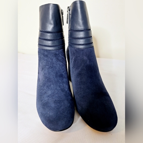 Karl Lagerfeld Shoes - NWB Karl Lagerfeld "The Frieda" leather & suede, midnight blue, shoe booties.